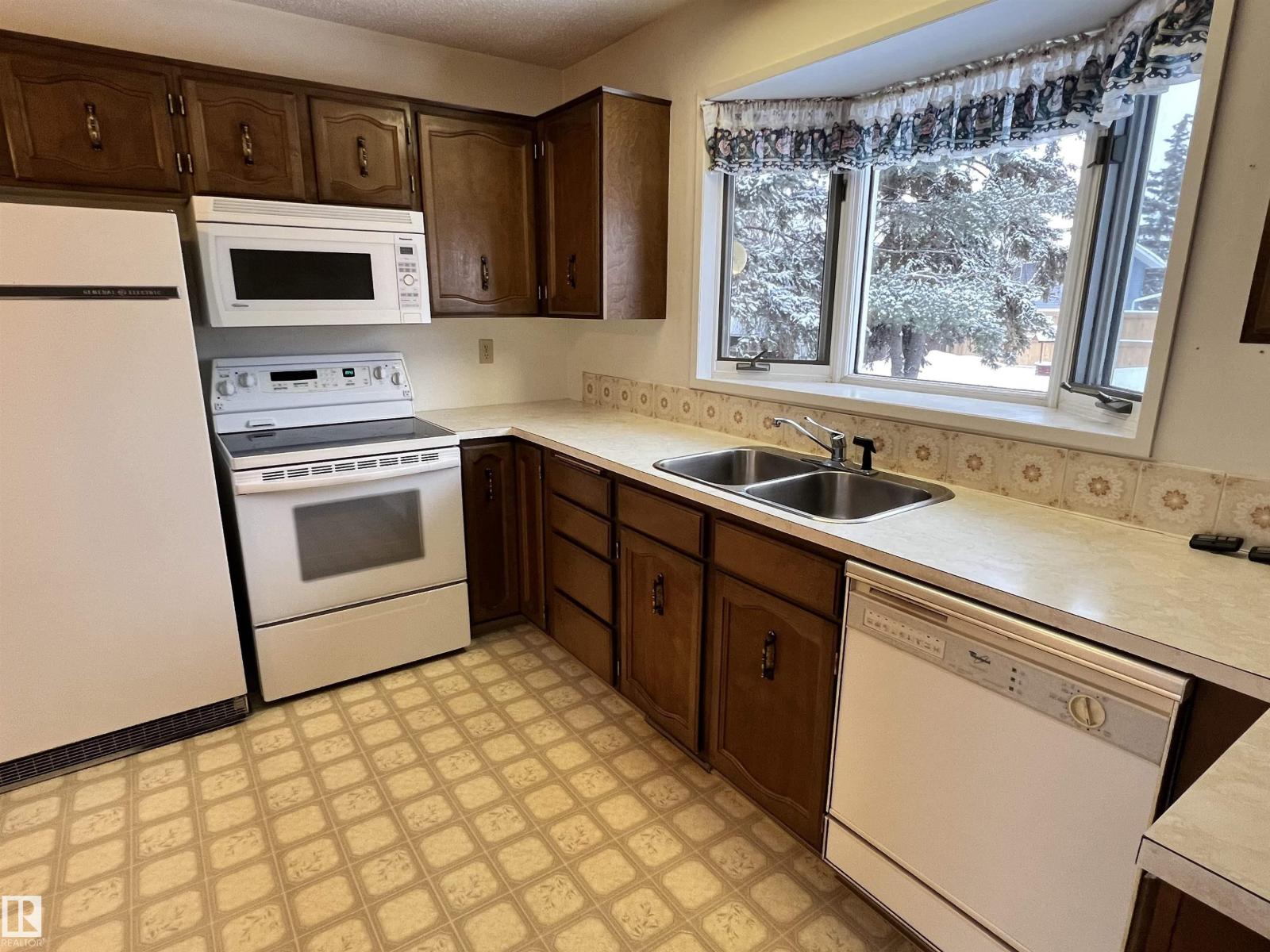 9303 99a Av, Morinville, Alberta  T8R 1J6 - Photo 4 - E4468966