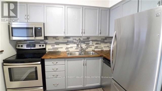704 - 1270 Maple Crossing Boulevard, Burlington, Ontario  L7S 2J3 - Photo 11 - W12658964
