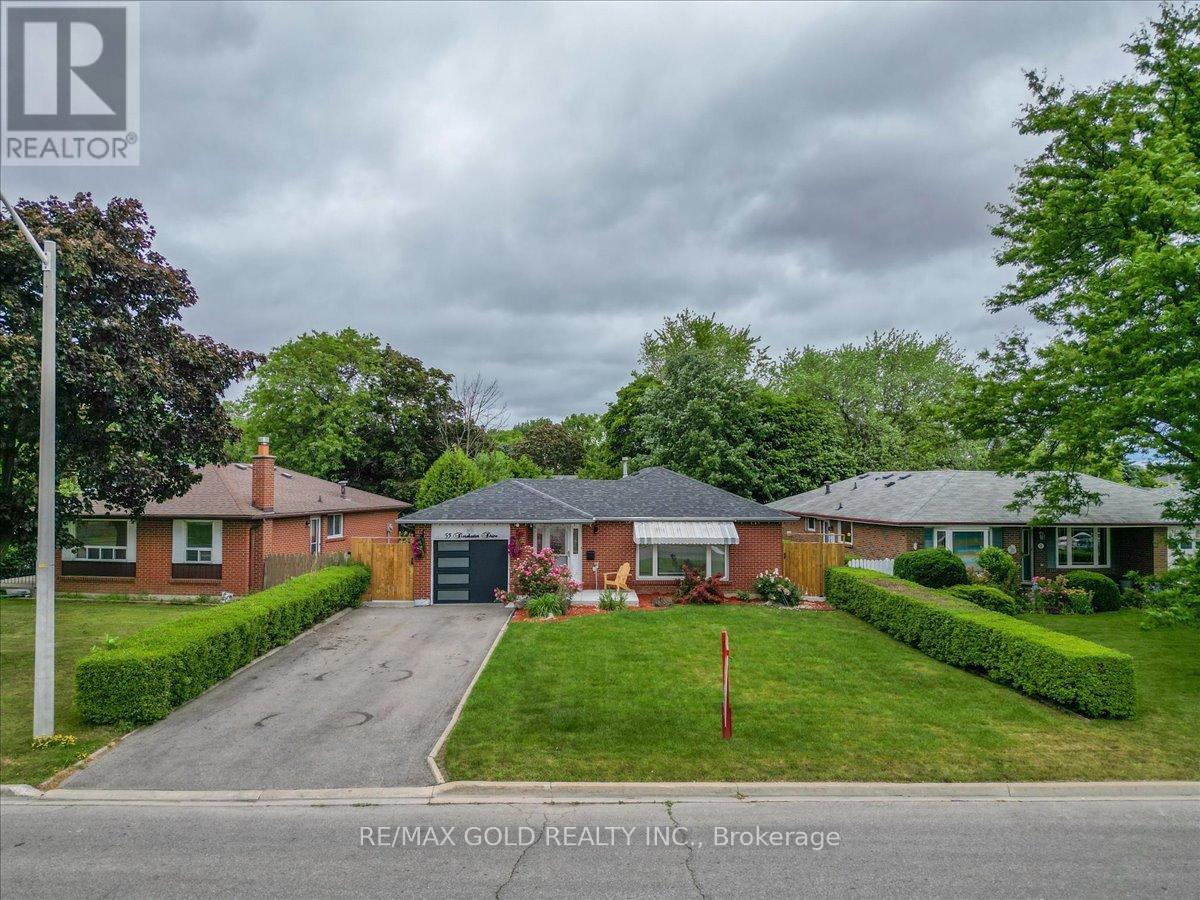 53 Dorchester Drive, Brampton, Ontario  L6T 3E2 - Photo 2 - W12658996