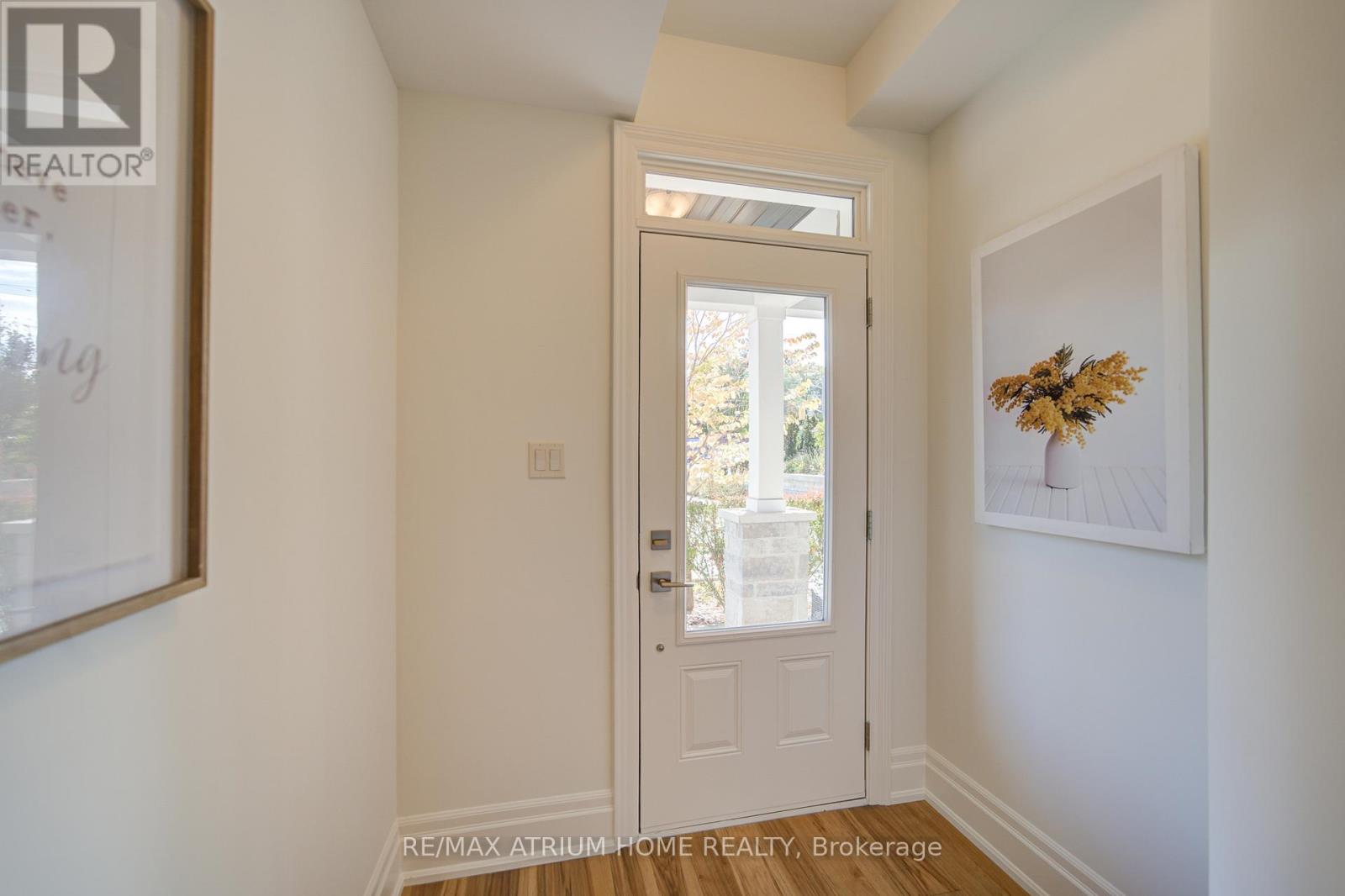 2 - 111 Wilson Street E, Hamilton, Ontario  L9B 2G7 - Photo 3 - X12658974