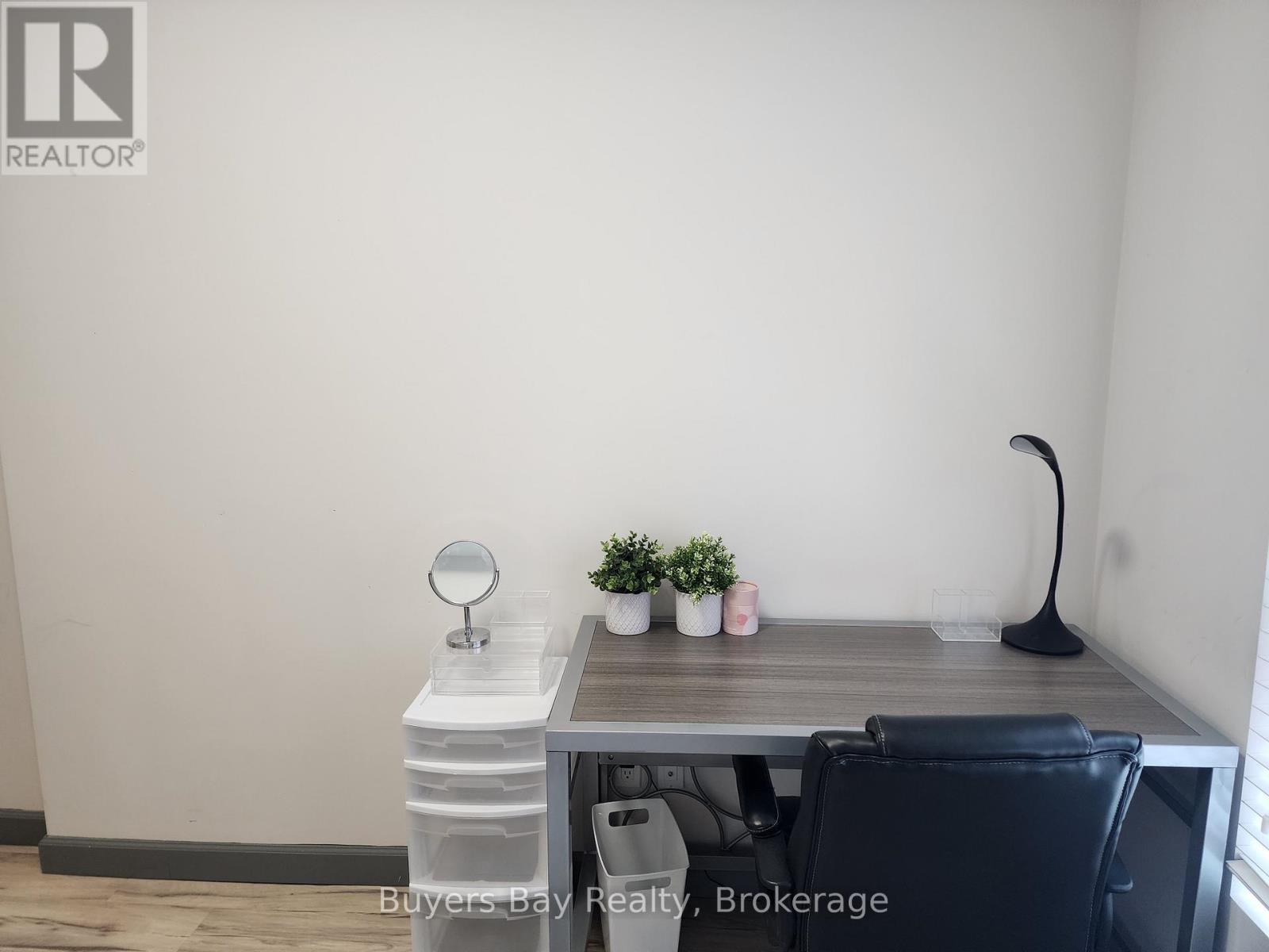 323 - 258c Sunview Street, Waterloo, Ontario  N2L 3V9 - Photo 10 - X12658978