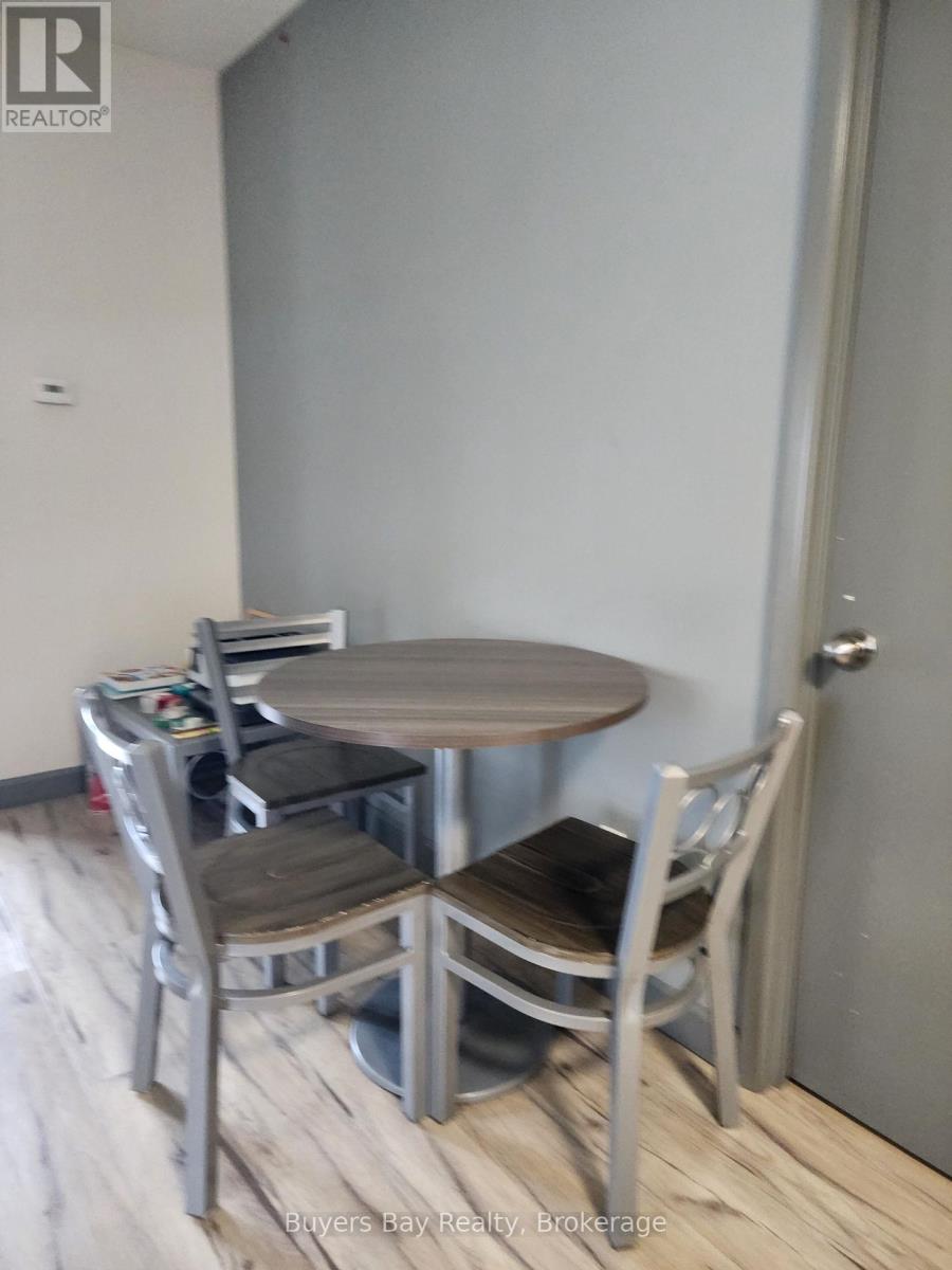 323 - 258c Sunview Street, Waterloo, Ontario  N2L 3V9 - Photo 13 - X12658978