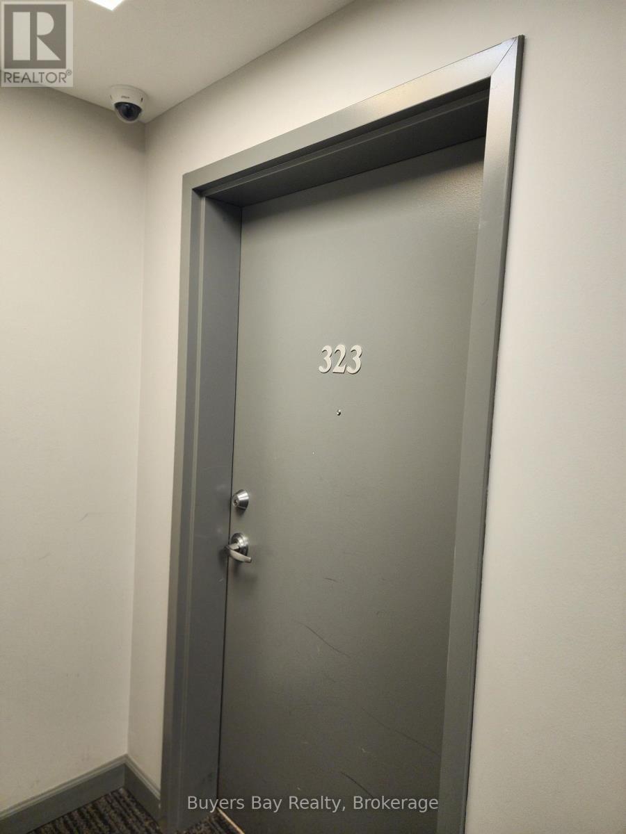 323 - 258c Sunview Street, Waterloo, Ontario  N2L 3V9 - Photo 2 - X12658978