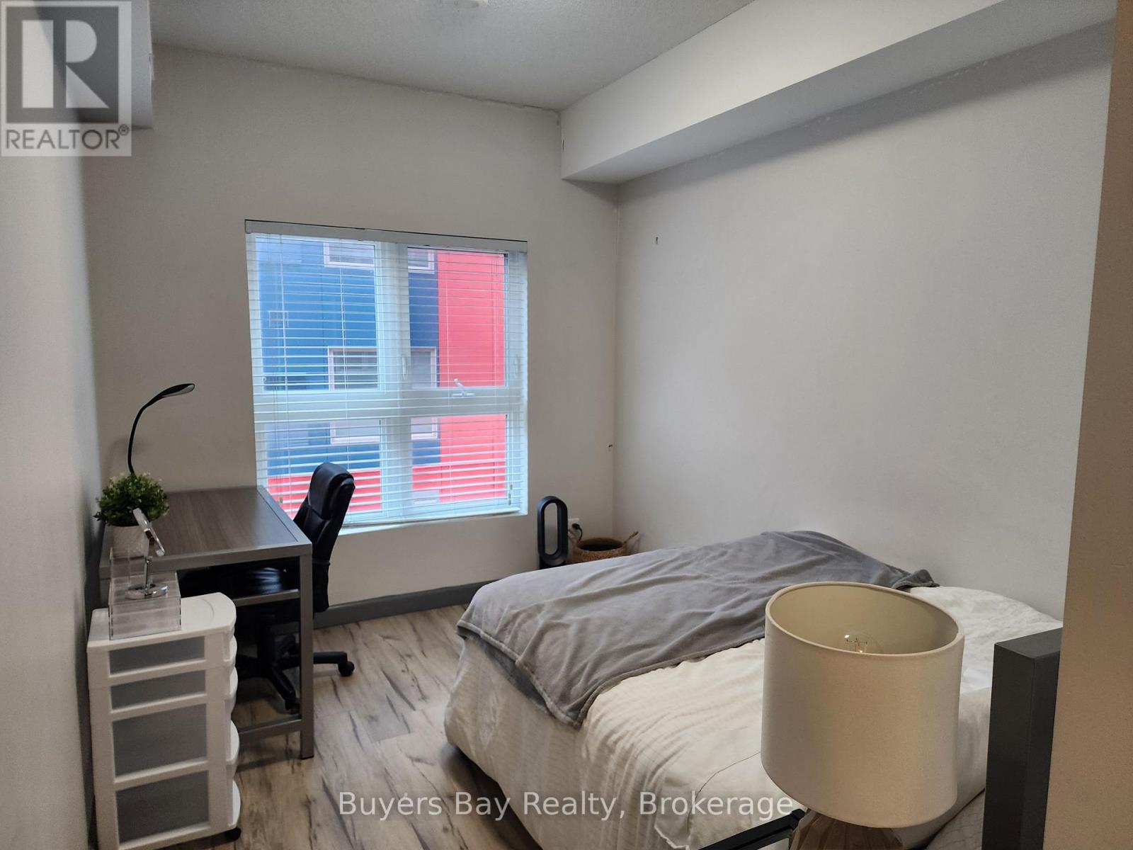 323 - 258c Sunview Street, Waterloo, Ontario  N2L 3V9 - Photo 5 - X12658978