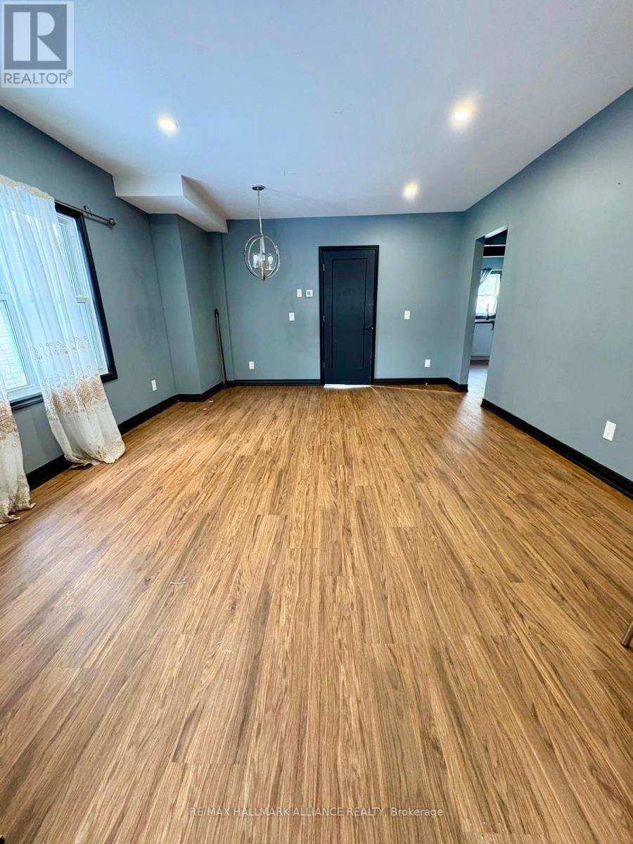 5815 Dorchester Road, Niagara Falls, Ontario  L2G 5S6 - Photo 3 - X12658992