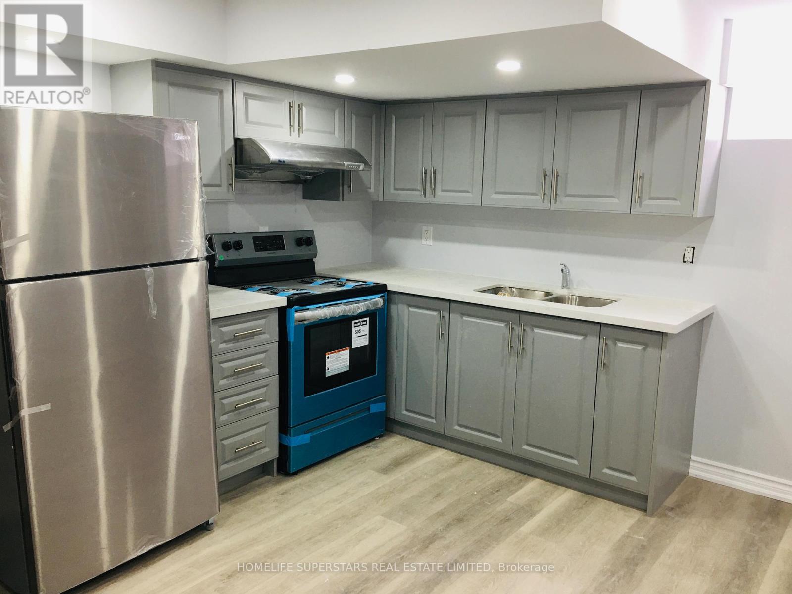 31 DADEN OAKS DRIVE, Brampton, Ontario