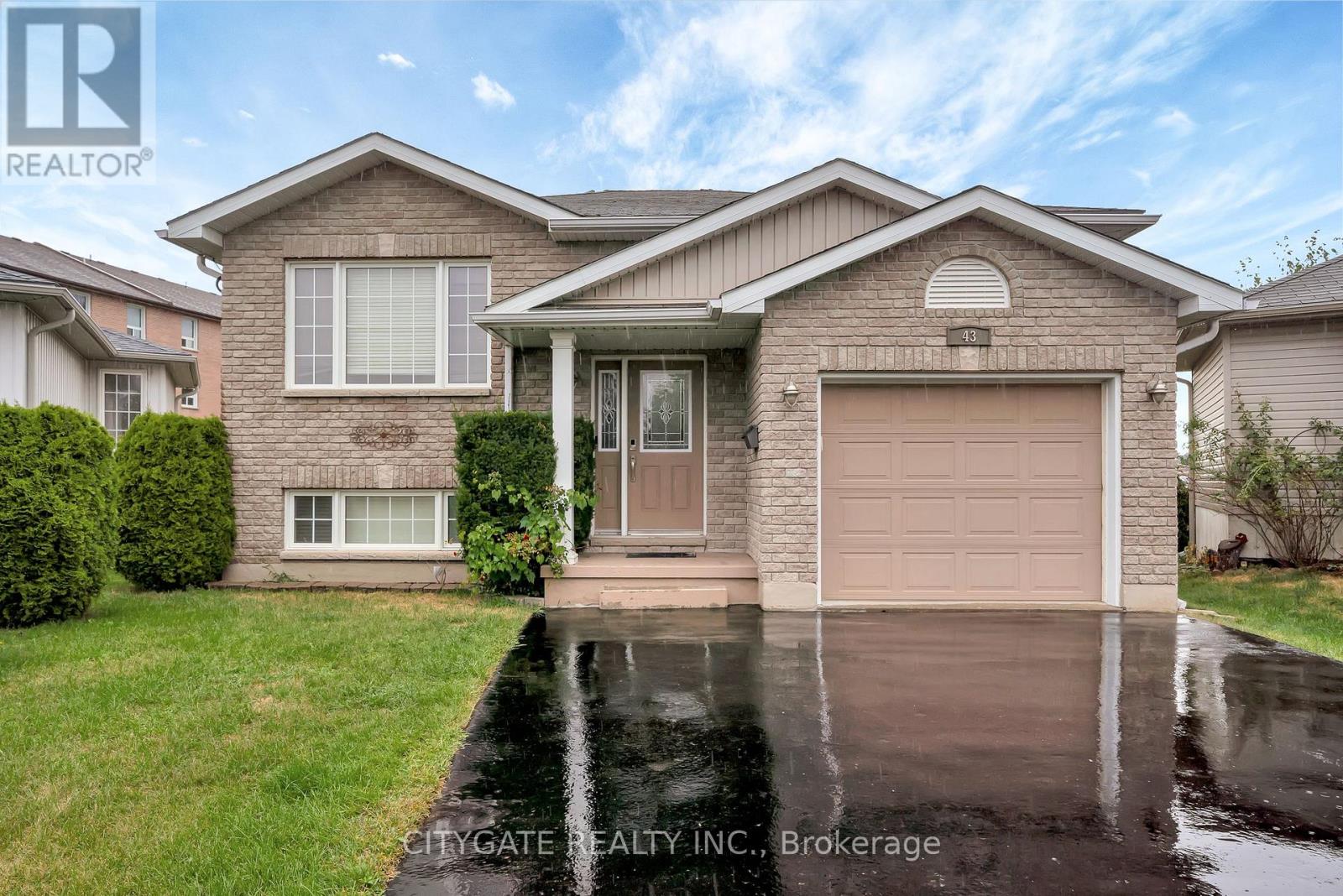 43 FOLLWELL CRESCENT, Belleville, Ontario