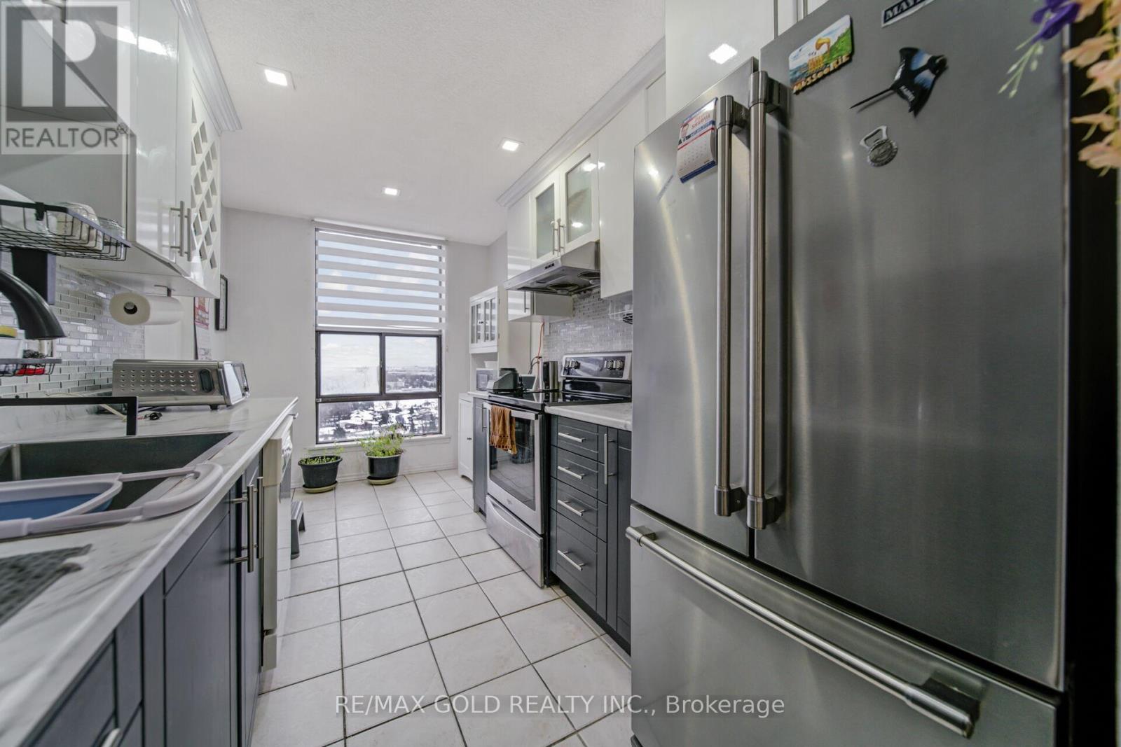 1905 - 21 Knightsbridge Road, Brampton, Ontario  L6T 3Y1 - Photo 11 - W12656470