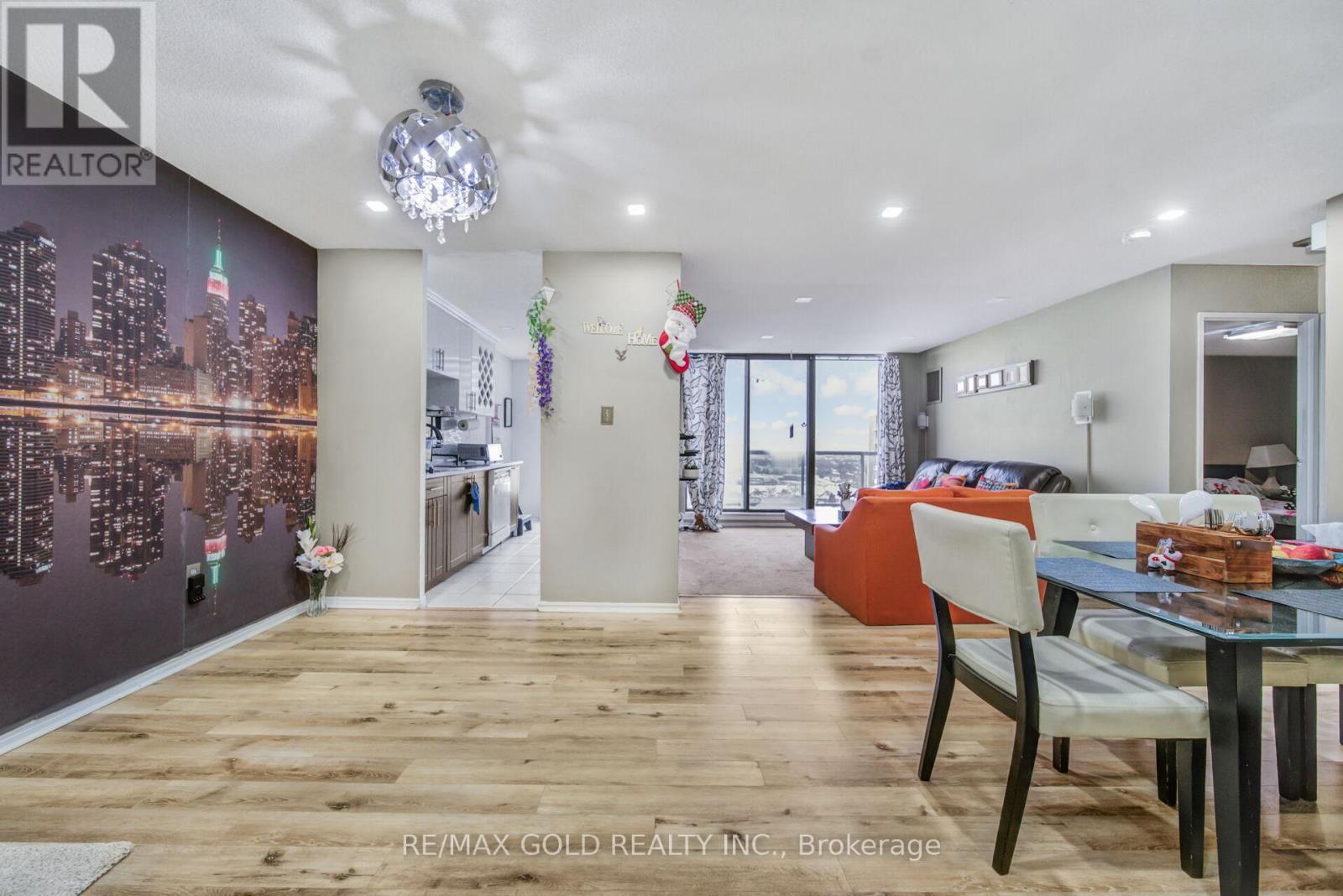 1905 - 21 Knightsbridge Road, Brampton, Ontario  L6T 3Y1 - Photo 8 - W12656470