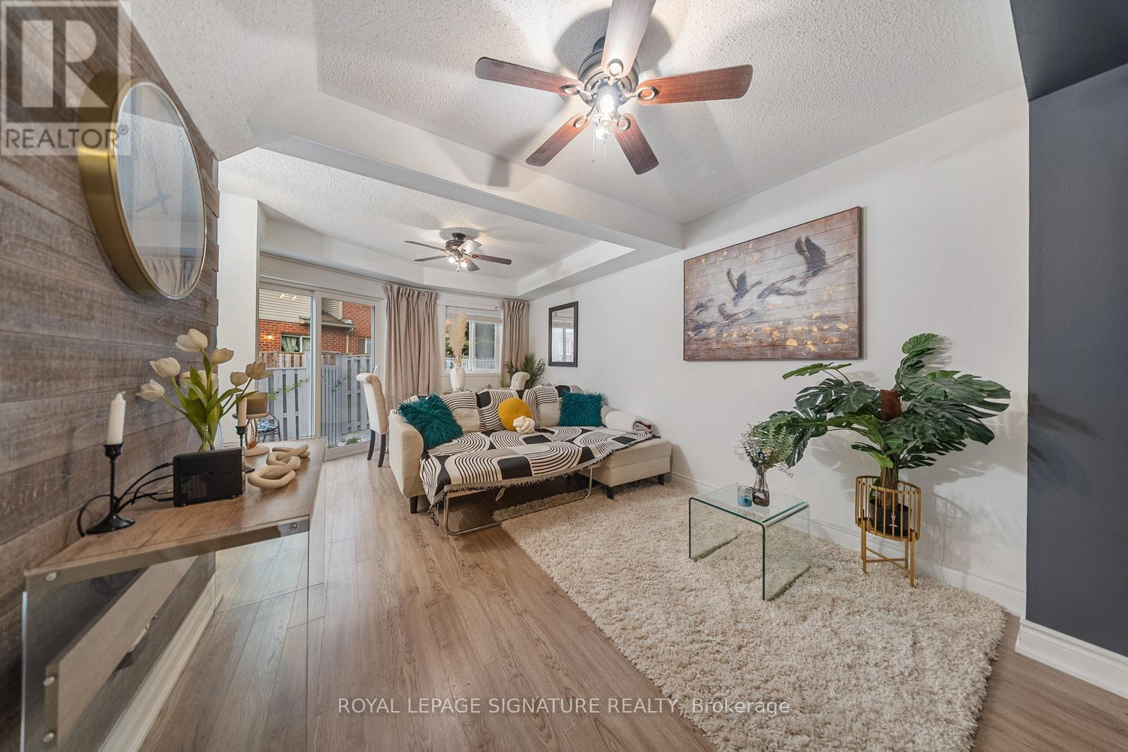 19 Spadina Road, Brampton, Ontario  L6X 4X6 - Photo 6 - W12659014