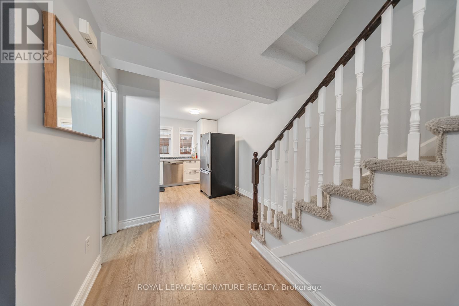 19 Spadina Road, Brampton, Ontario  L6X 4X6 - Photo 9 - W12659014