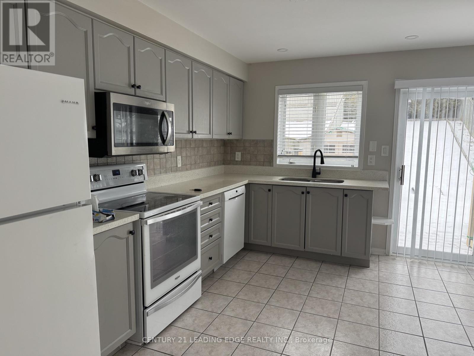 7610 Black Walnut Trail, Mississauga, Ontario  L5N 8A7 - Photo 2 - W12659032