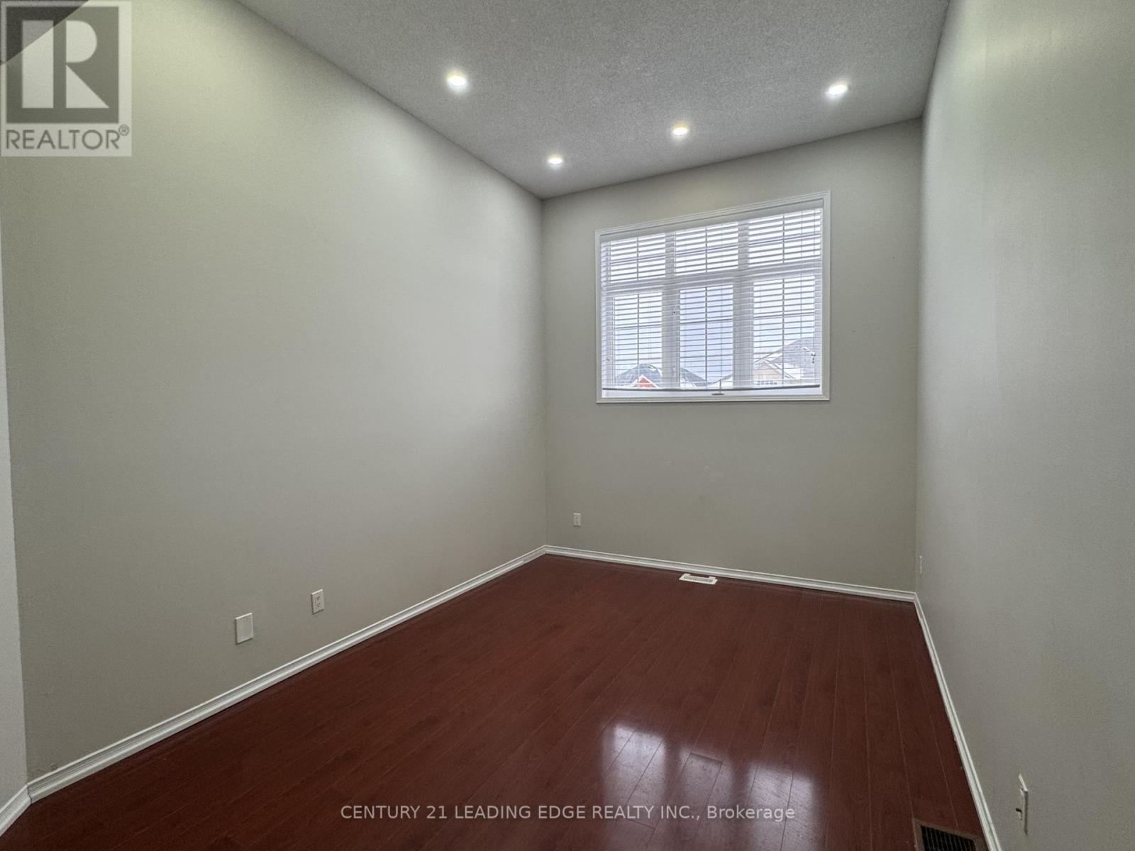 7610 Black Walnut Trail, Mississauga, Ontario  L5N 8A7 - Photo 8 - W12659032