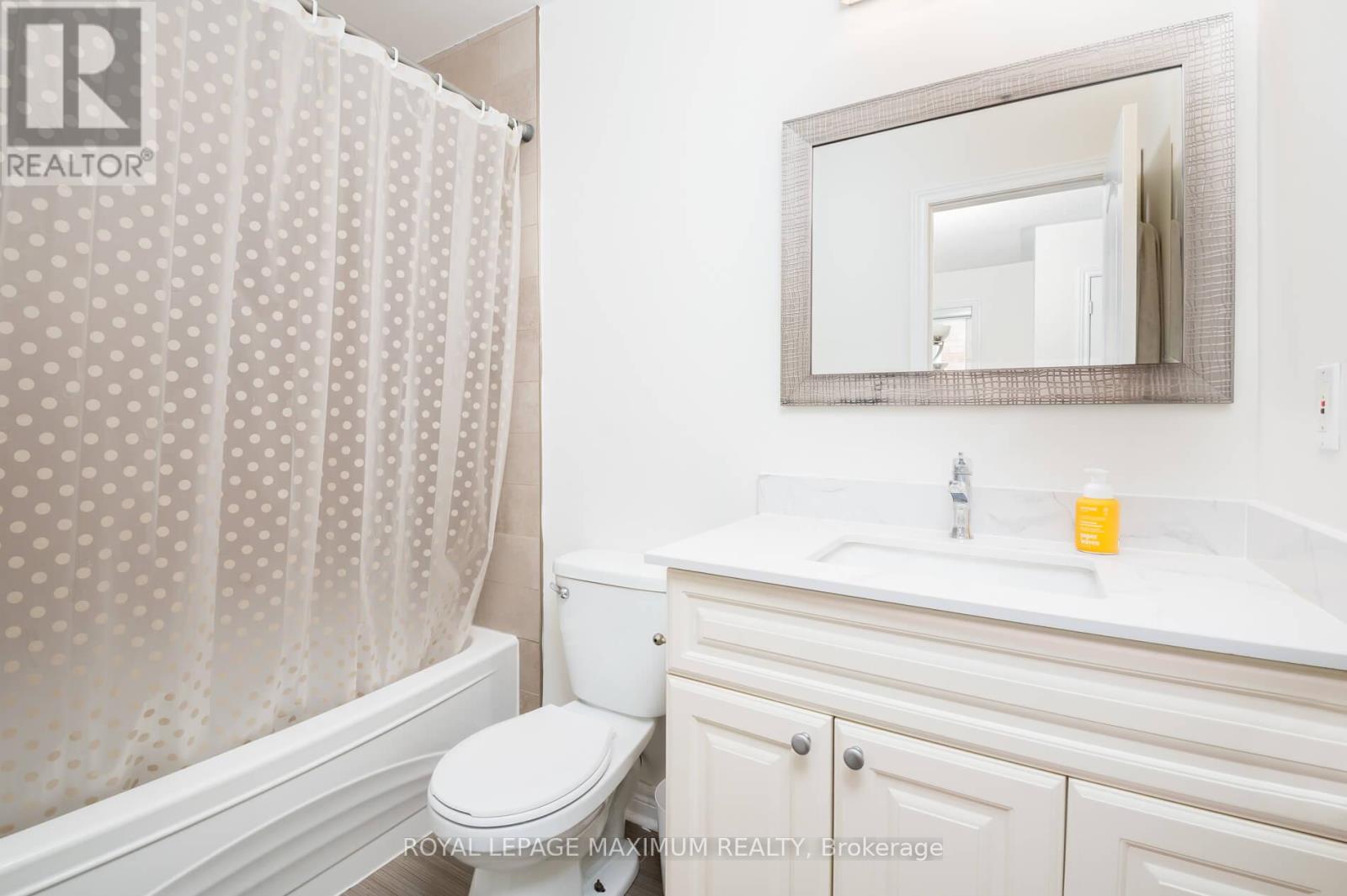 179 Warwick Crescent, Newmarket, Ontario  L3X 2S3 - Photo 16 - N12518476