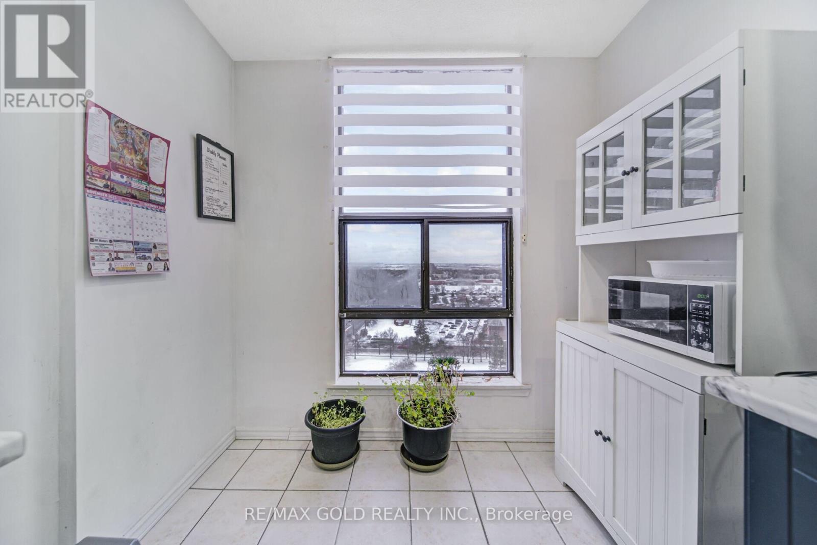 1905 - 21 Knightsbridge Road, Brampton, Ontario  L6T 3Y1 - Photo 13 - W12656470