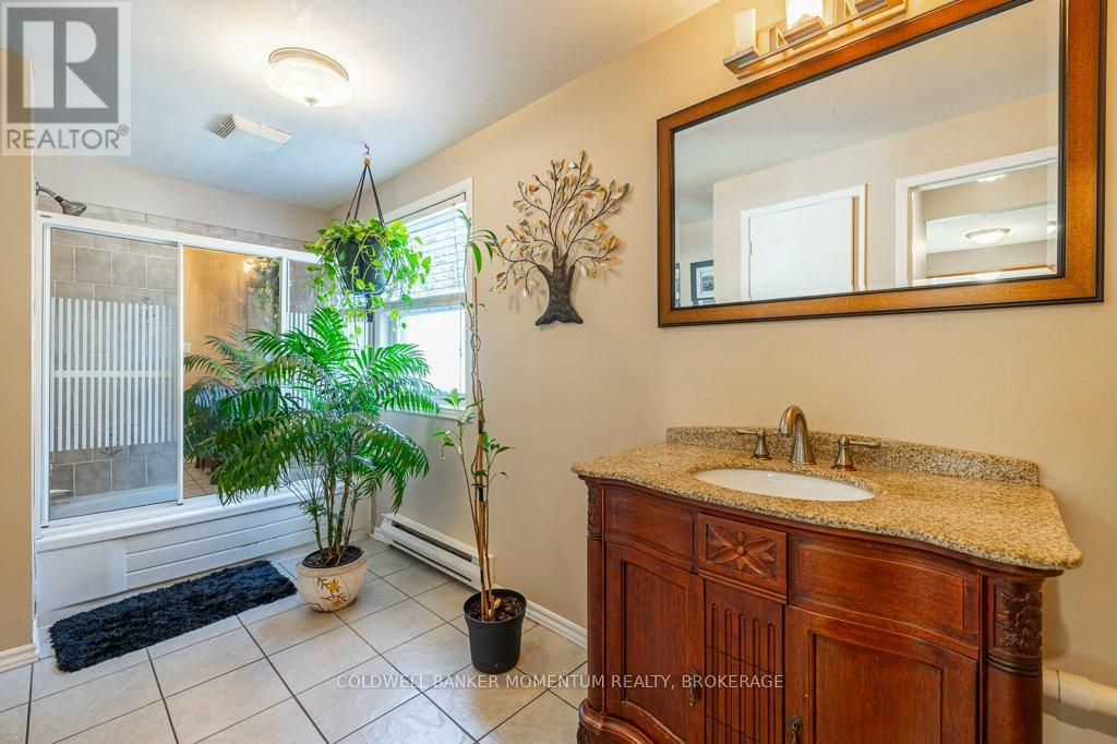 4447 Second Avenue, Niagara Falls, Ontario  L2E 4H1 - Photo 23 - X12443605