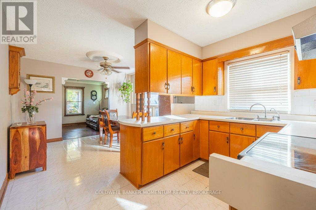 4447 Second Avenue, Niagara Falls, Ontario  L2E 4H1 - Photo 20 - X12443605