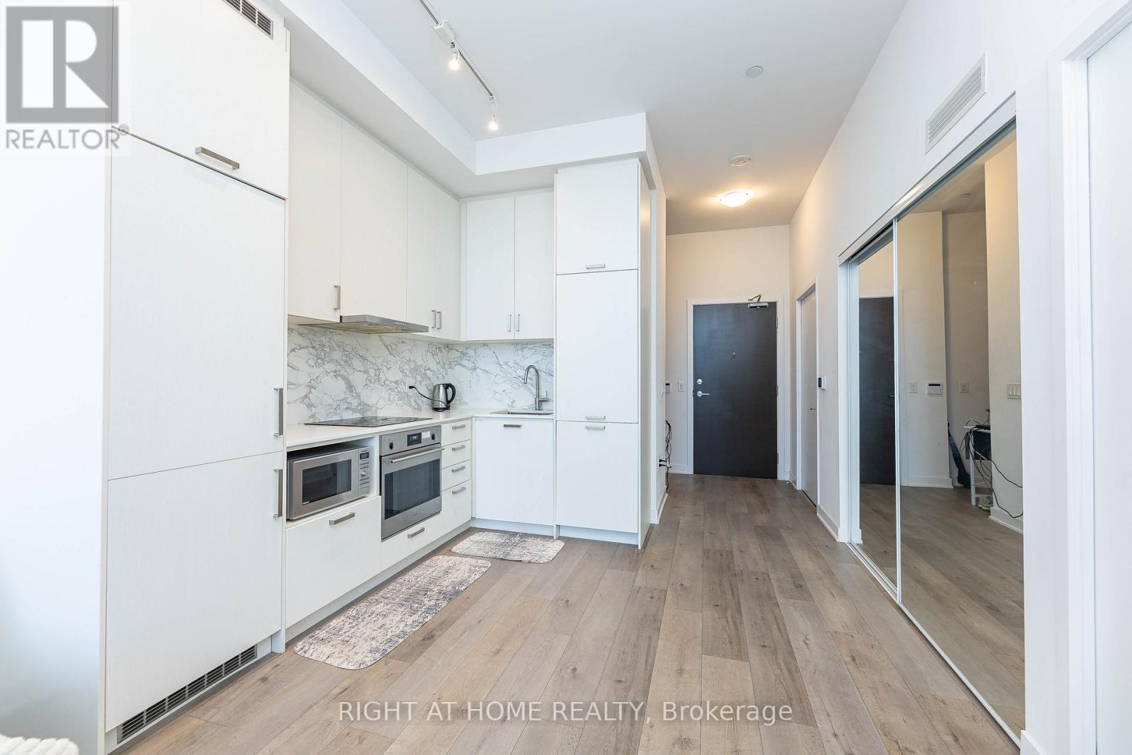 212 - 60 Honeycrisp Crescent, Vaughan, Ontario  L4K 0N5 - Photo 15 - N12466682