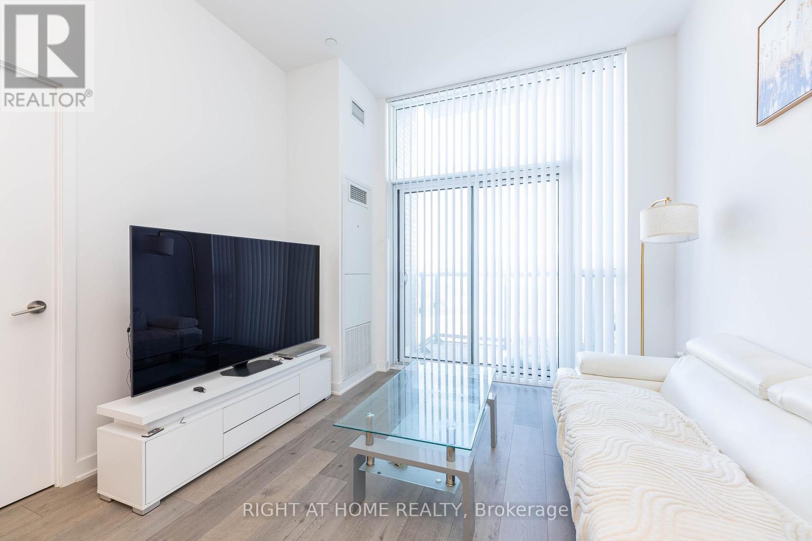 212 - 60 Honeycrisp Crescent, Vaughan, Ontario  L4K 0N5 - Photo 18 - N12466682