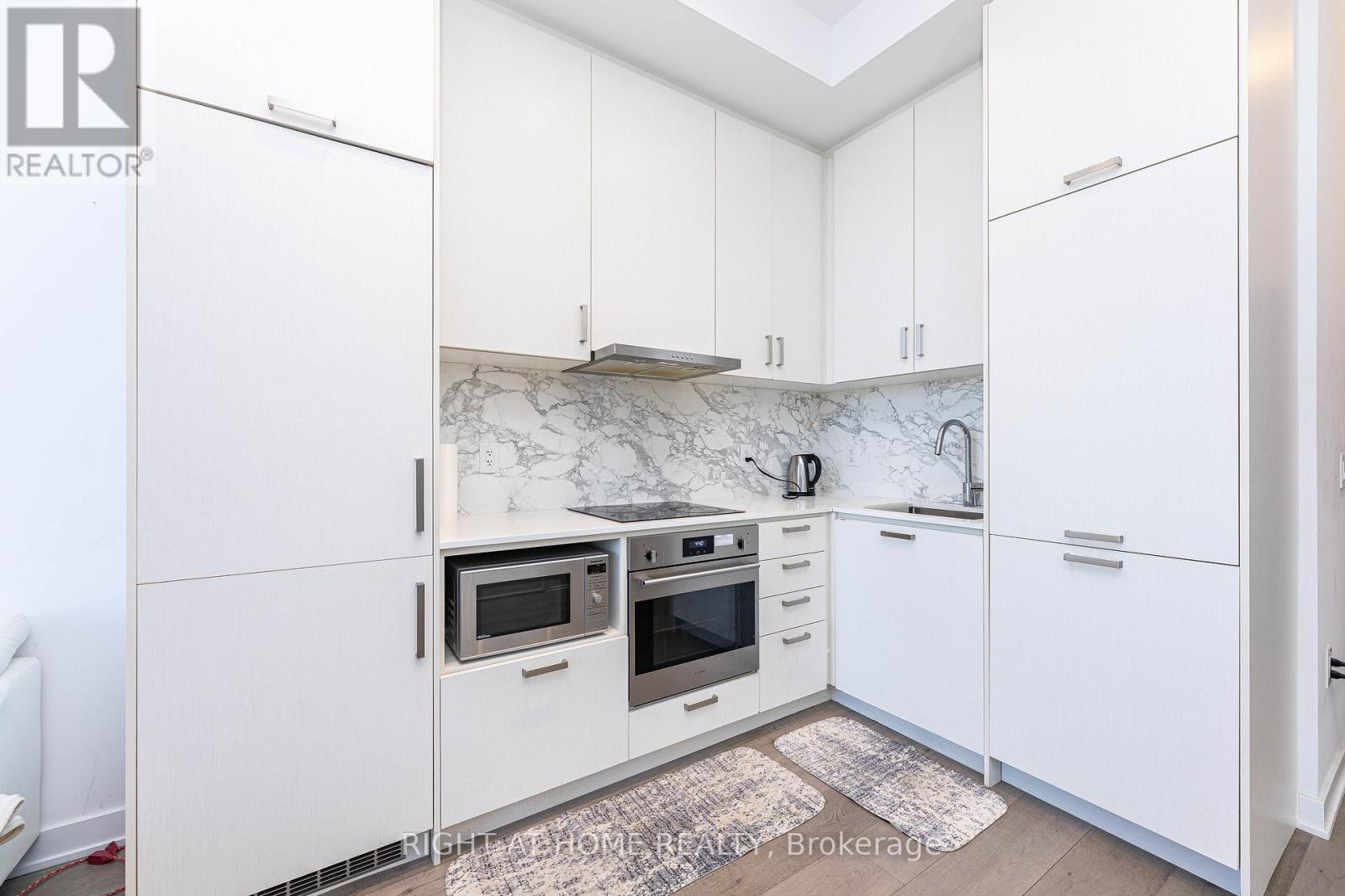 212 - 60 Honeycrisp Crescent, Vaughan, Ontario  L4K 0N5 - Photo 16 - N12466682