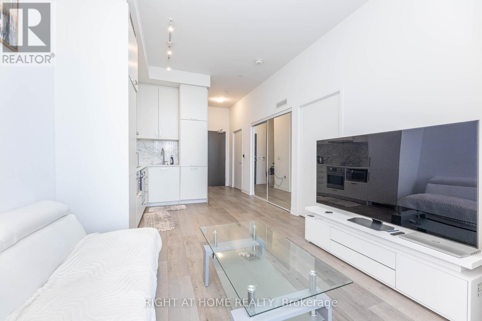 212 - 60 Honeycrisp Crescent, Vaughan, Ontario  L4K 0N5 - Photo 20 - N12466682