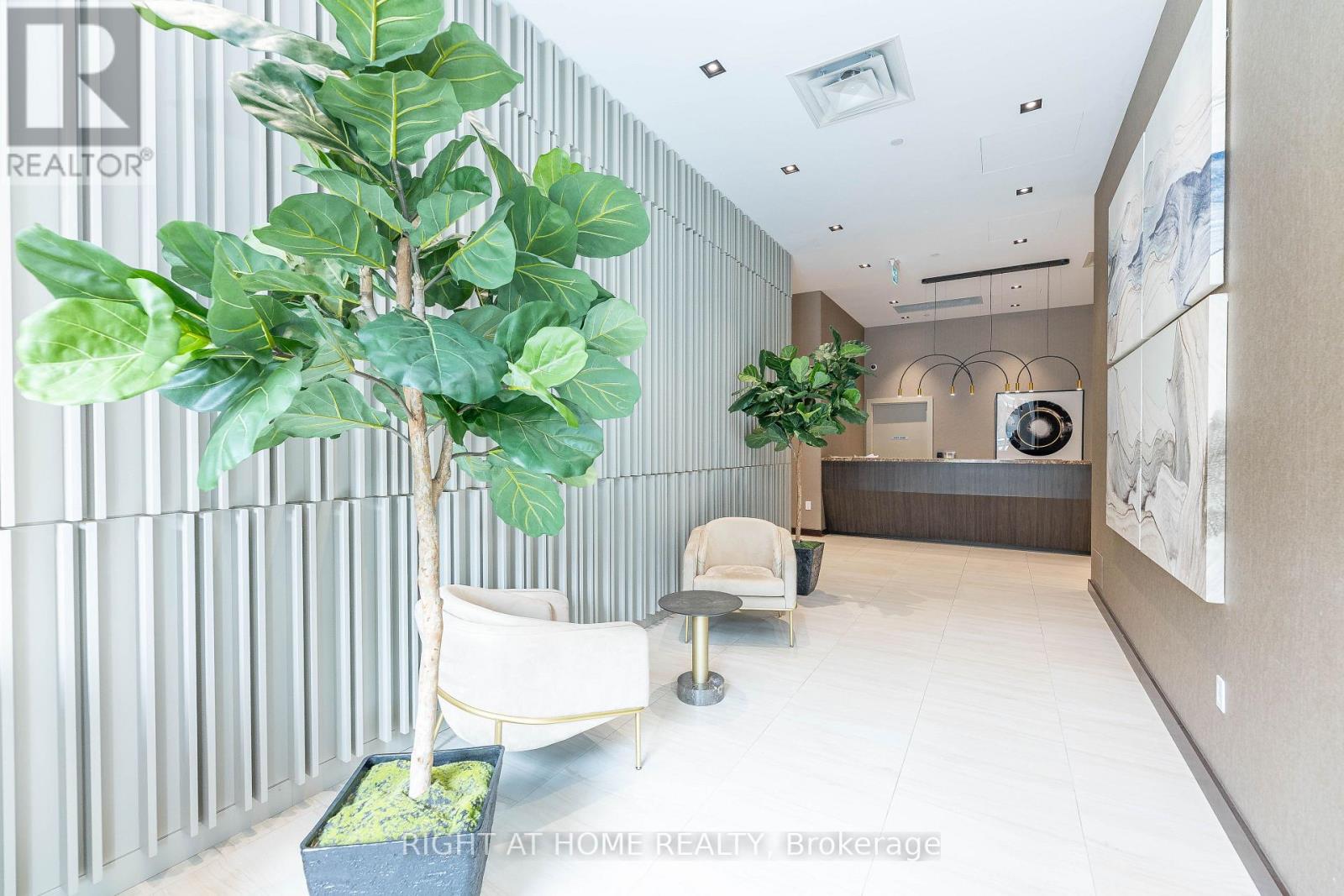 212 - 60 Honeycrisp Crescent, Vaughan, Ontario  L4K 0N5 - Photo 4 - N12466682