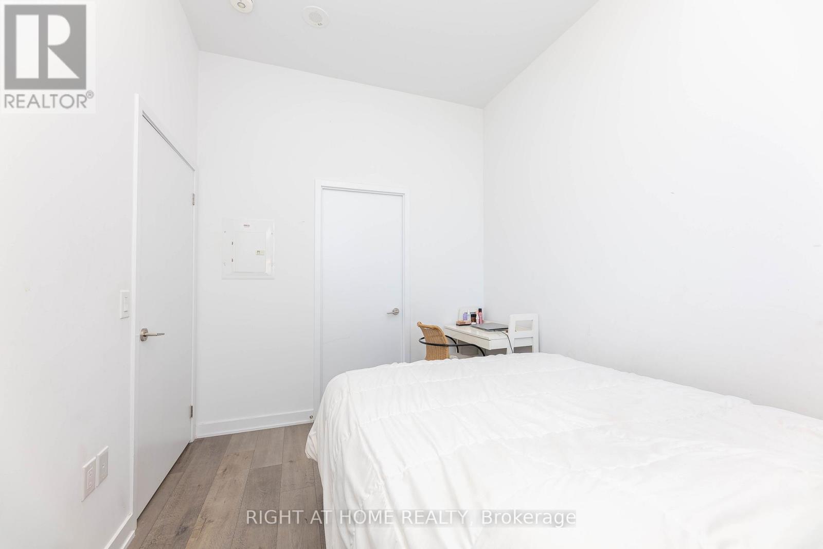 212 - 60 Honeycrisp Crescent, Vaughan, Ontario  L4K 0N5 - Photo 22 - N12466682