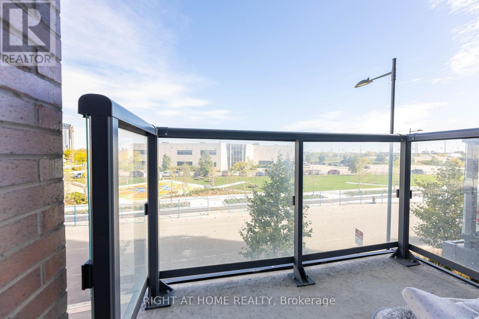 212 - 60 Honeycrisp Crescent, Vaughan, Ontario  L4K 0N5 - Photo 24 - N12466682