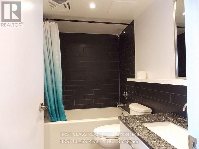 808 - 160 Flemington Road, Toronto, Ontario  M6A 2P3 - Photo 13 - W12498404