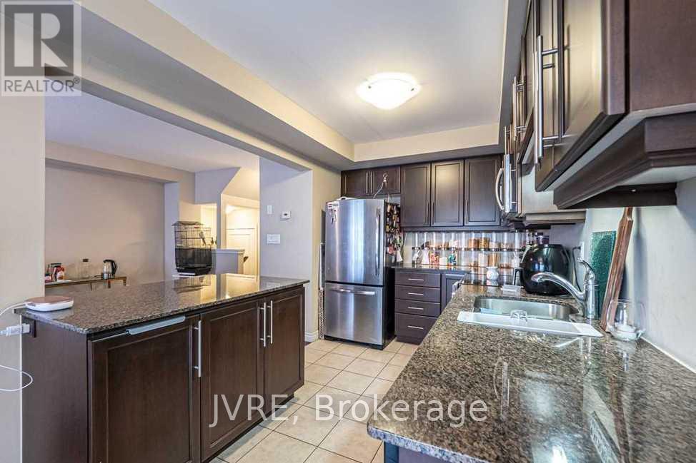 112 Westbank Trail, Hamilton, Ontario  L8J 0H3 - Photo 2 - X12552598