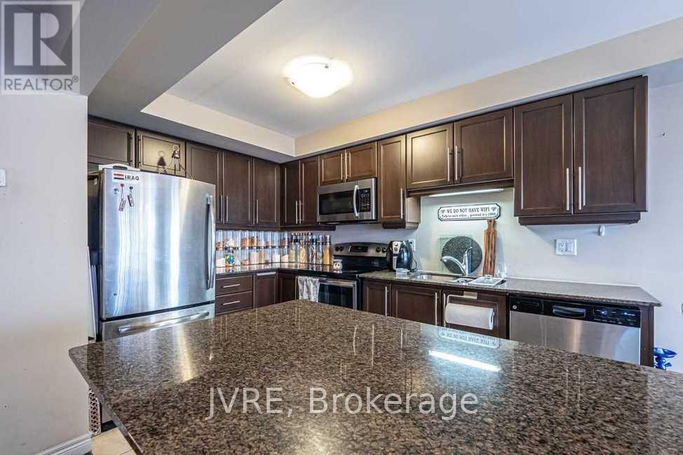 112 Westbank Trail, Hamilton, Ontario  L8J 0H3 - Photo 3 - X12552598