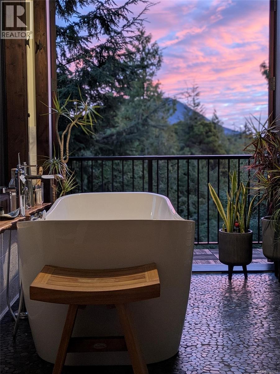 1708 Rainforest Lane, Ucluelet, British Columbia  V0R 3A0 - Photo 32 - 1021987