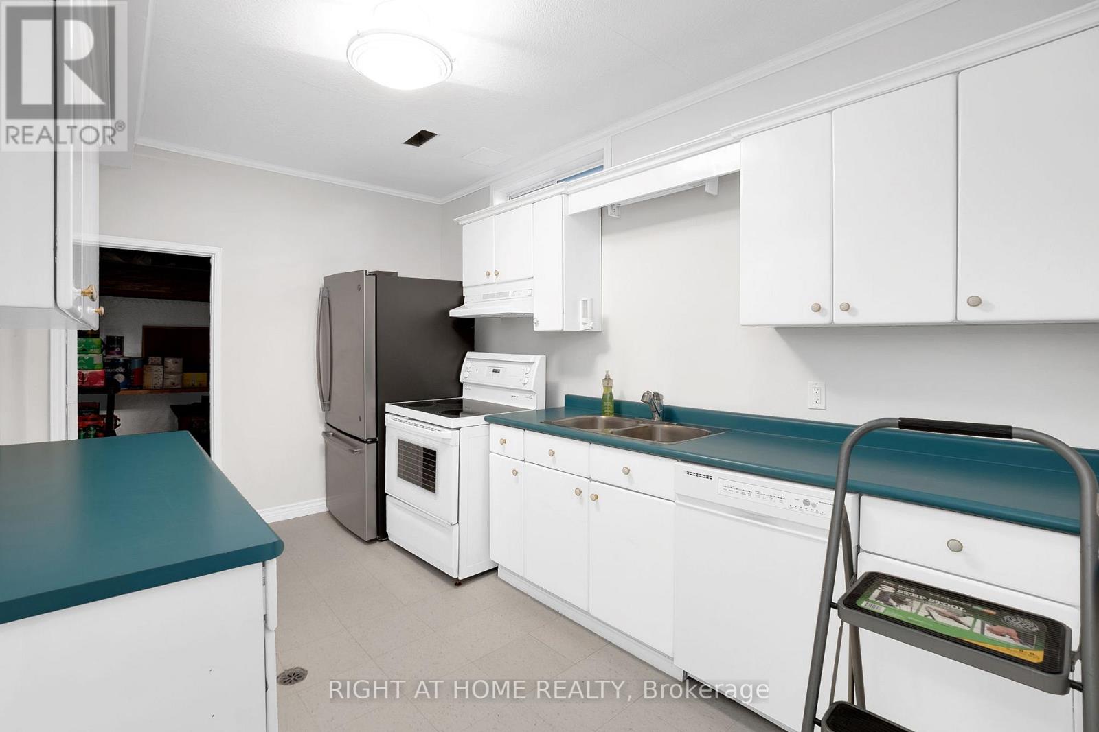 151 Calvin Chambers Road, Vaughan, Ontario  L4J 1E8 - Photo 37 - N12659044