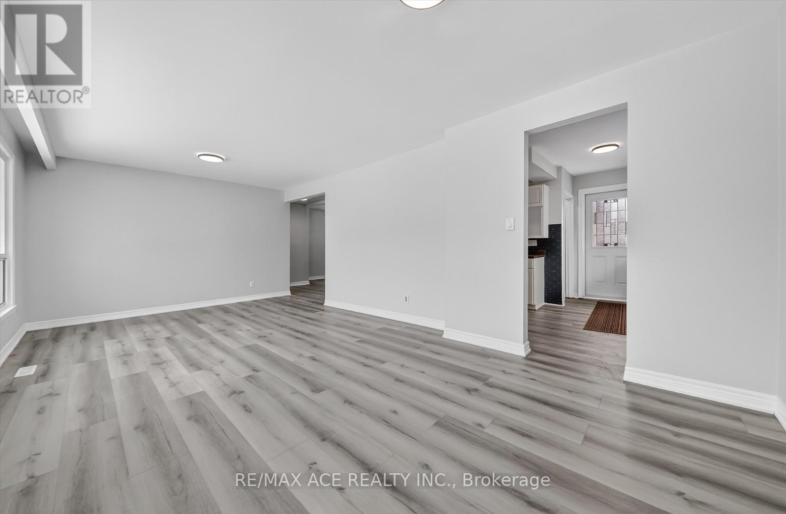 5 Forge Drive, Toronto, Ontario  M3N 2R2 - Photo 10 - W12659068