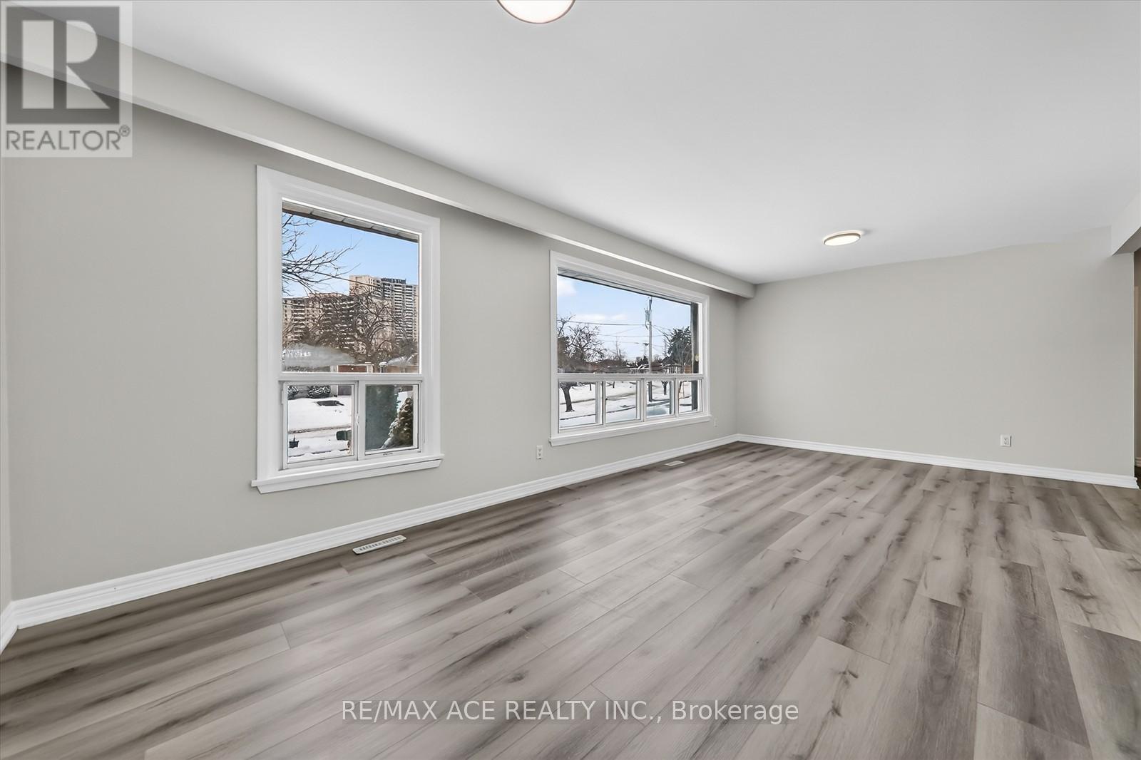 5 Forge Drive, Toronto, Ontario  M3N 2R2 - Photo 11 - W12659068