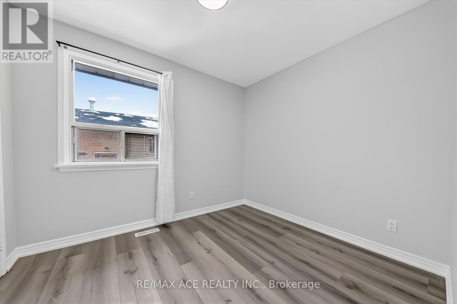 5 Forge Drive, Toronto, Ontario  M3N 2R2 - Photo 15 - W12659068