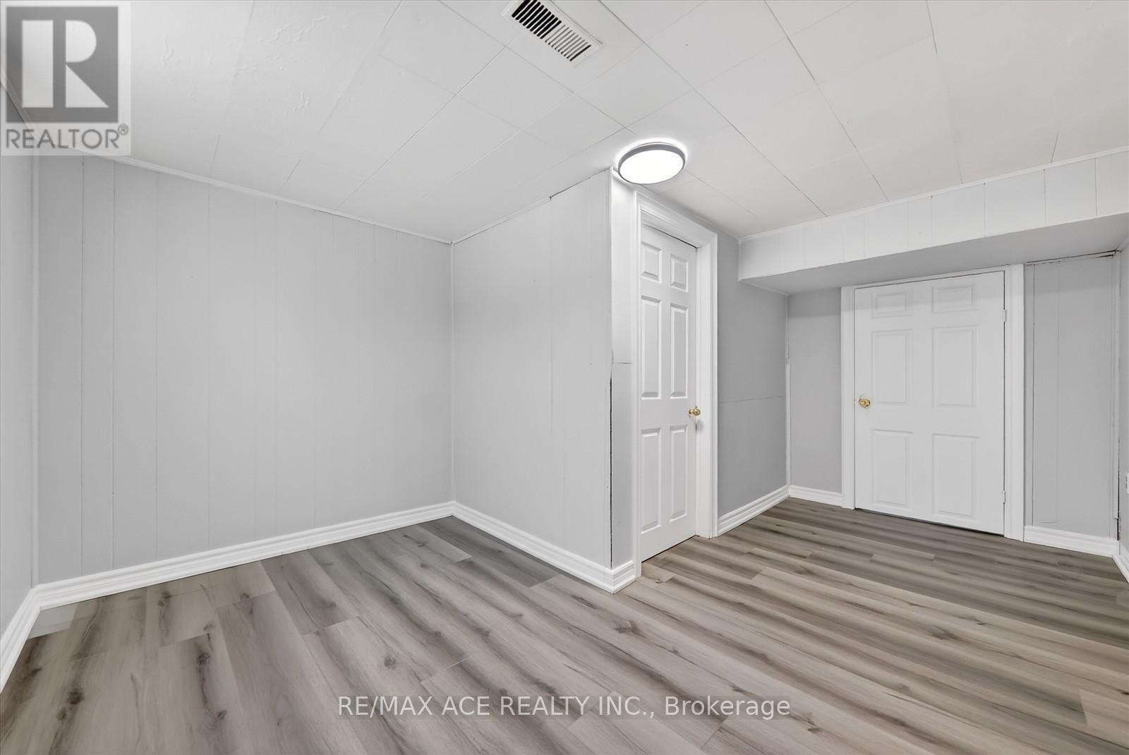 5 Forge Drive, Toronto, Ontario  M3N 2R2 - Photo 30 - W12659068