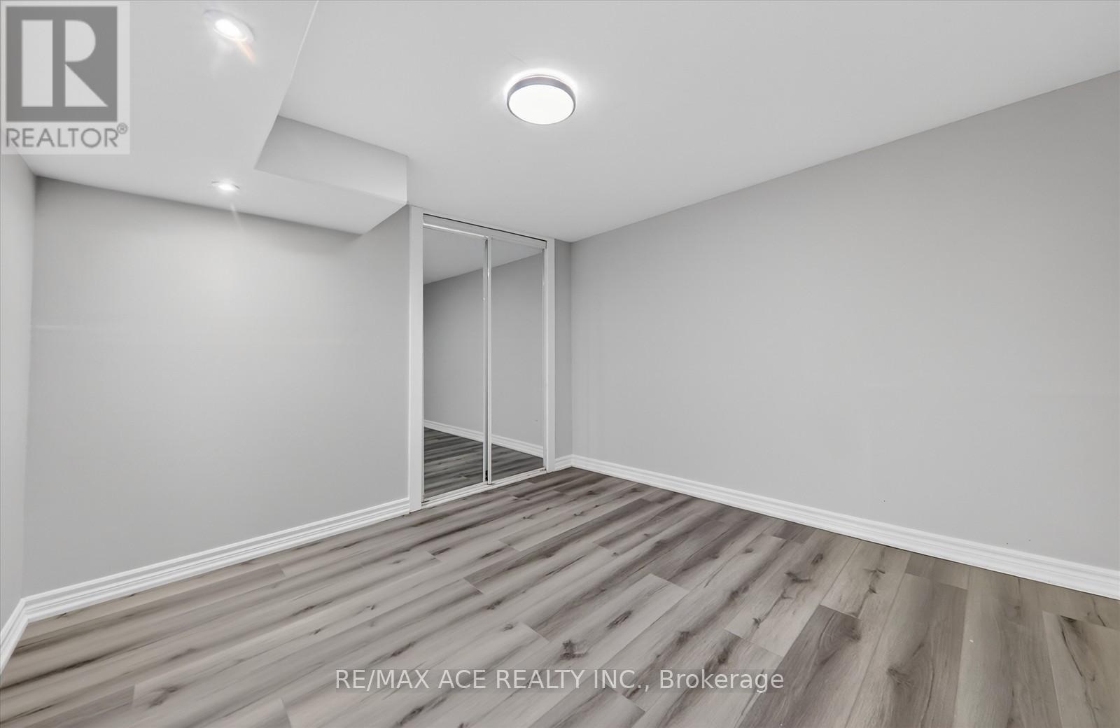 5 Forge Drive, Toronto, Ontario  M3N 2R2 - Photo 31 - W12659068