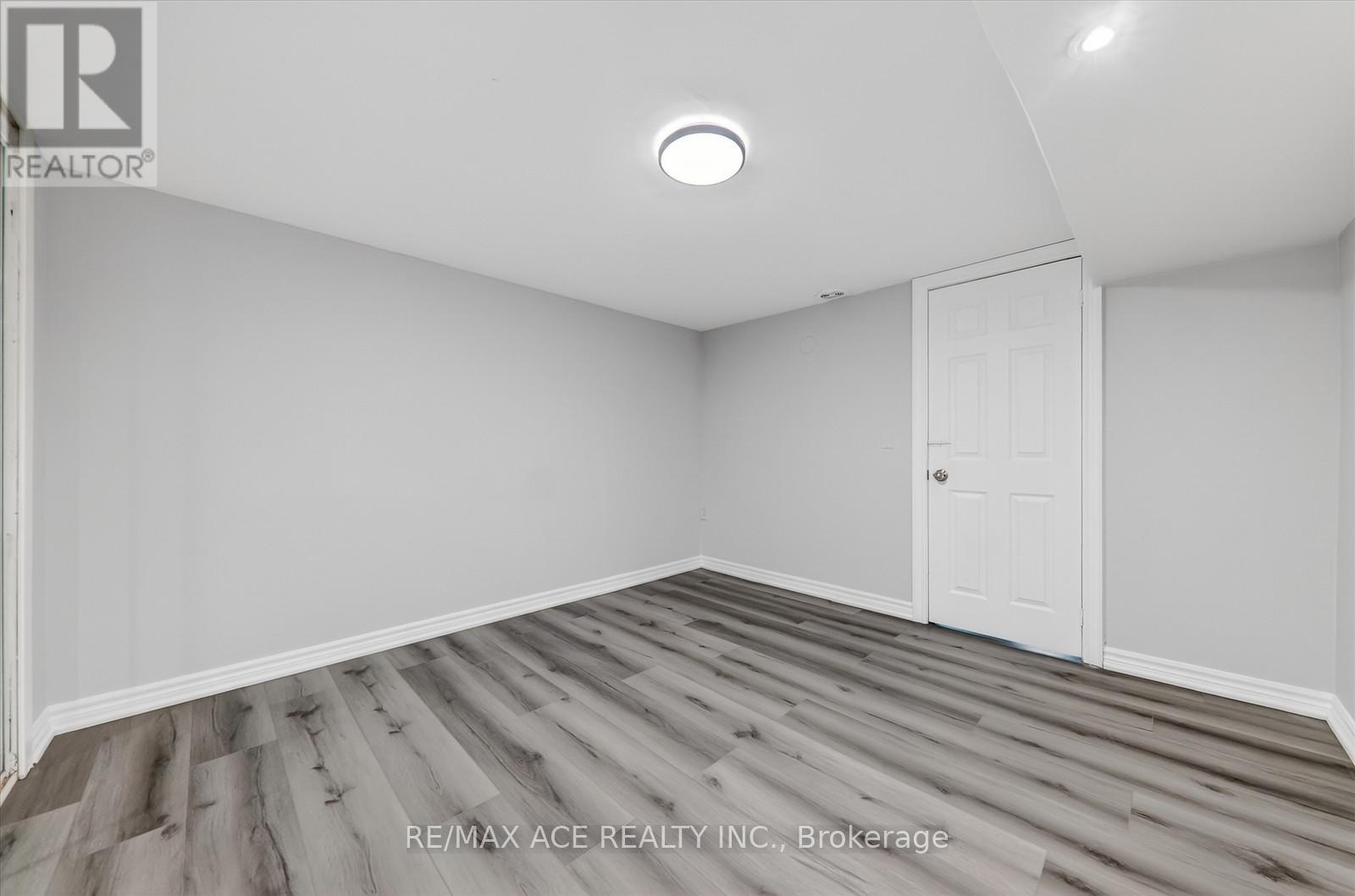 5 Forge Drive, Toronto, Ontario  M3N 2R2 - Photo 32 - W12659068