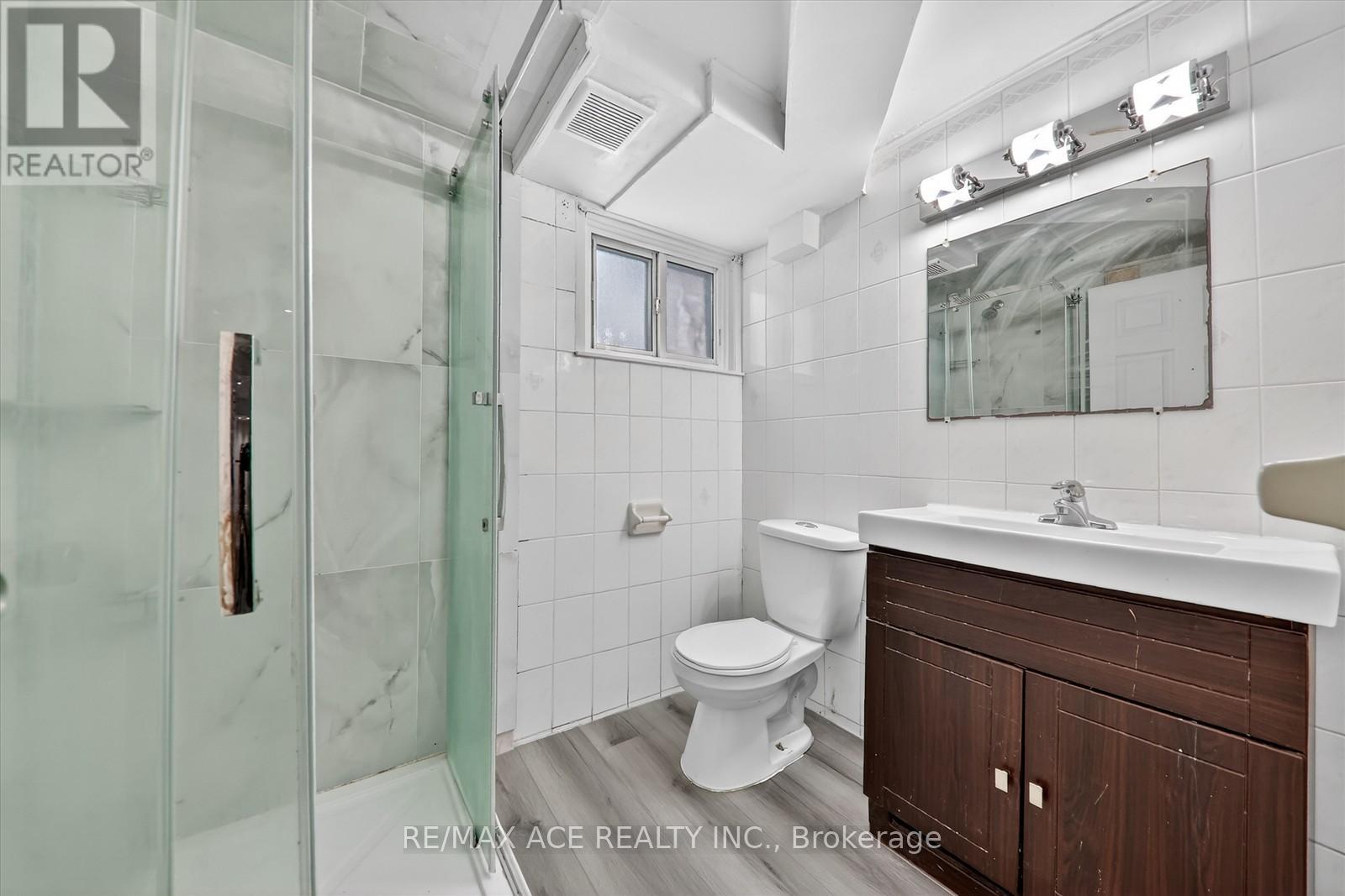 5 Forge Drive, Toronto, Ontario  M3N 2R2 - Photo 33 - W12659068