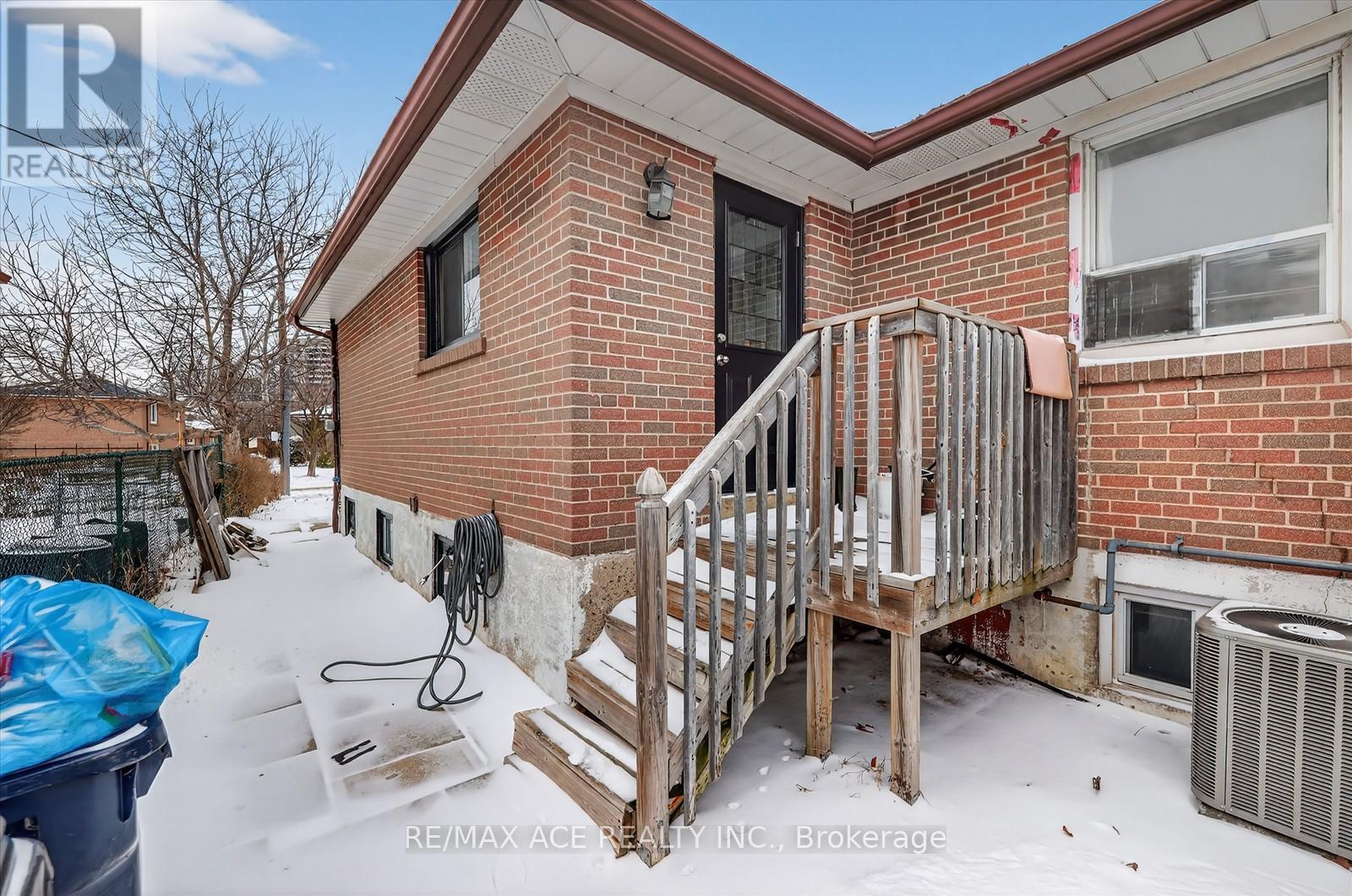 5 Forge Drive, Toronto, Ontario  M3N 2R2 - Photo 36 - W12659068