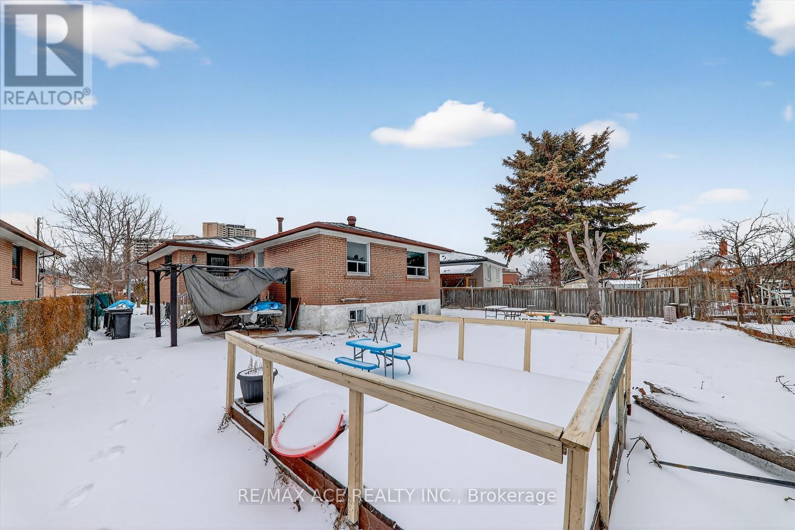 5 Forge Drive, Toronto, Ontario  M3N 2R2 - Photo 37 - W12659068