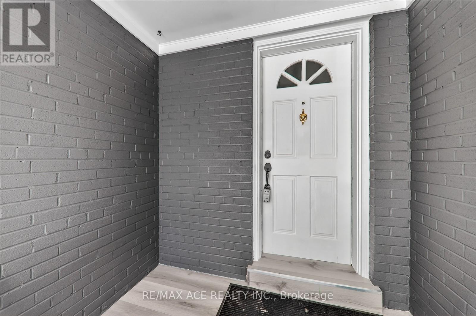 5 Forge Drive, Toronto, Ontario  M3N 2R2 - Photo 5 - W12659068