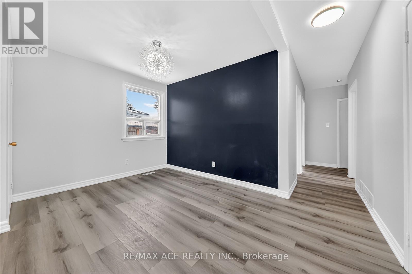 5 Forge Drive, Toronto, Ontario  M3N 2R2 - Photo 7 - W12659068