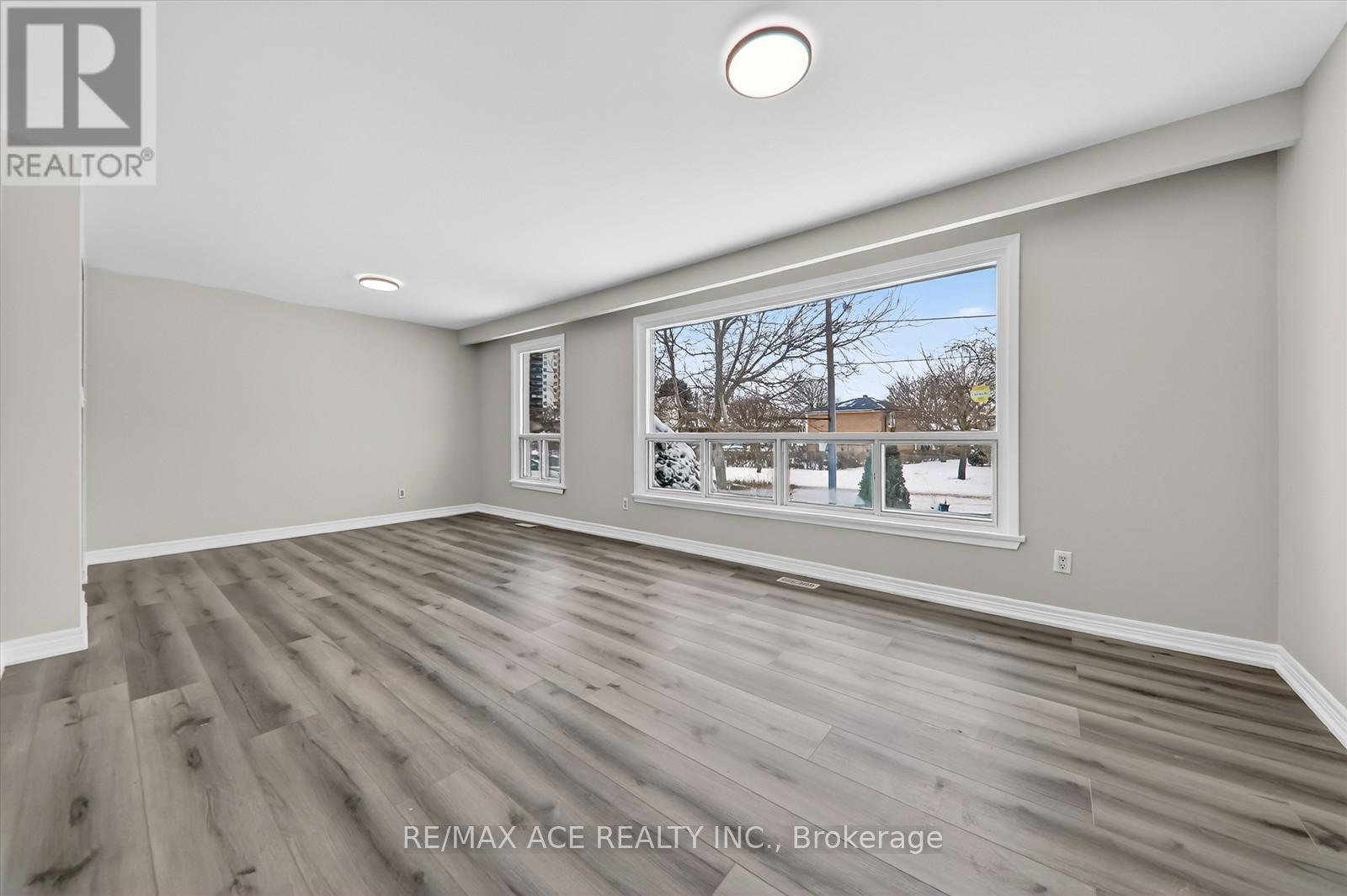 5 Forge Drive, Toronto, Ontario  M3N 2R2 - Photo 9 - W12659068