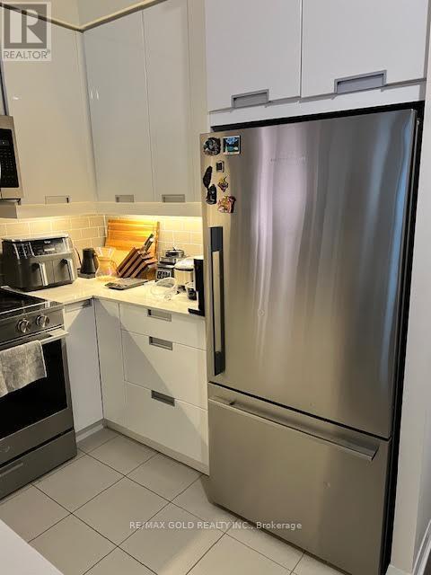 410 - 65 Watergarden Drive E, Mississauga, Ontario  L5R 0G8 - Photo 17 - W12659082