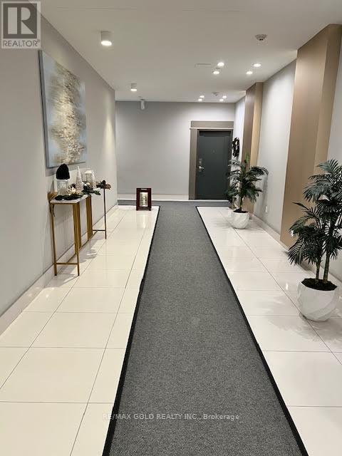 410 - 65 Watergarden Drive E, Mississauga, Ontario  L5R 0G8 - Photo 8 - W12659082