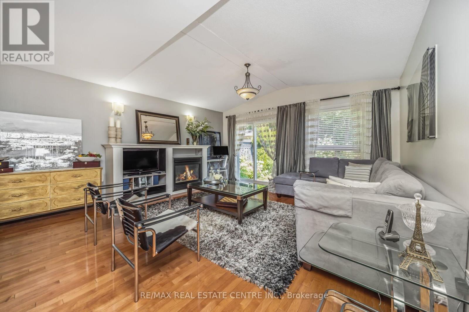 19 Hollowgrove Boulevard, Brampton, Ontario  L6P 1B1 - Photo 17 - W12659090