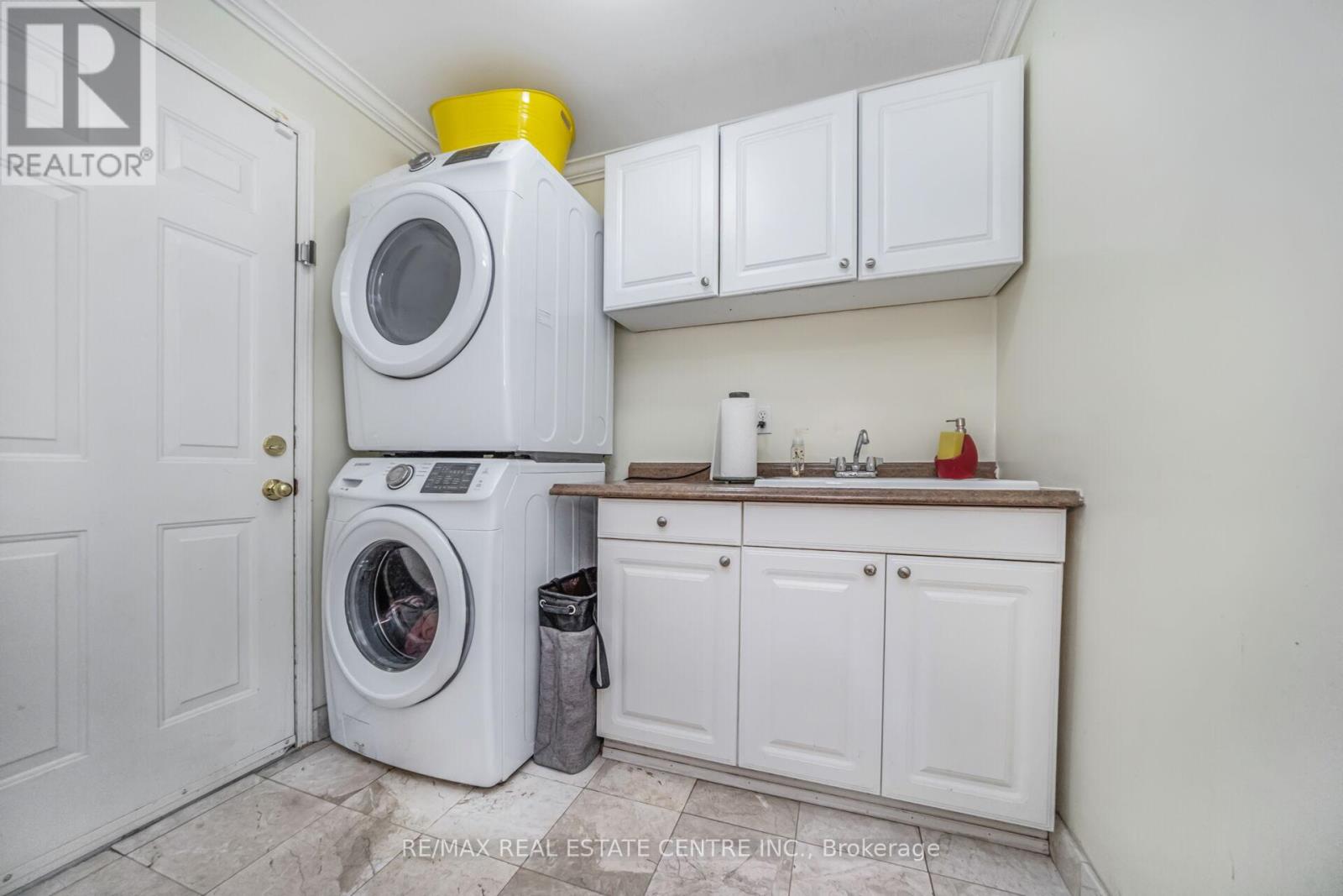 19 Hollowgrove Boulevard, Brampton, Ontario  L6P 1B1 - Photo 19 - W12659090