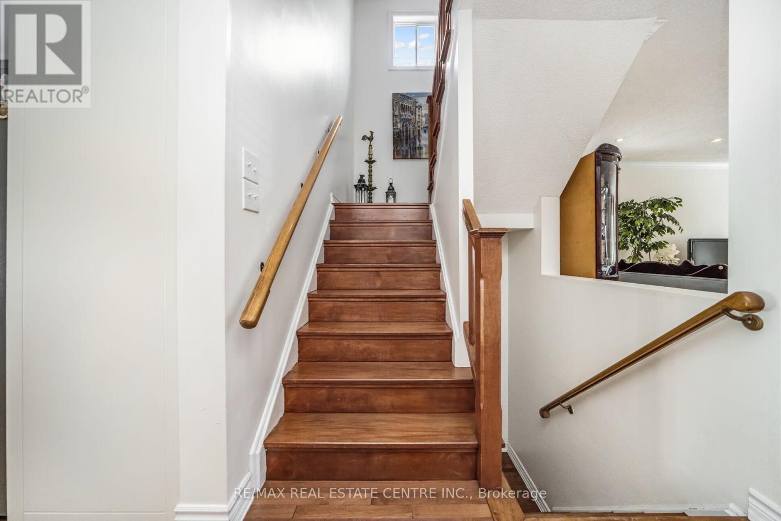 19 Hollowgrove Boulevard, Brampton, Ontario  L6P 1B1 - Photo 20 - W12659090